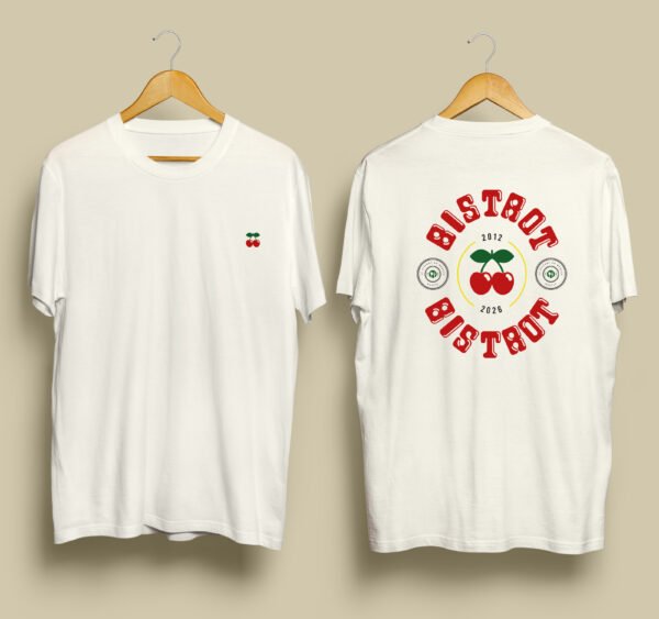 Tee-Shirt Sceau 2012/2026 en blanc écru, vu de face et de dos sur cintres