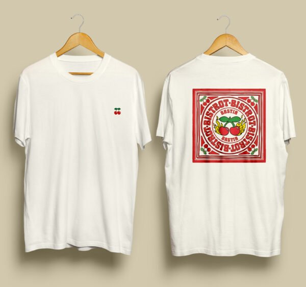 Tee-Shirt Carré Cerises en blanc écru, vu de face et de dos sur cintres